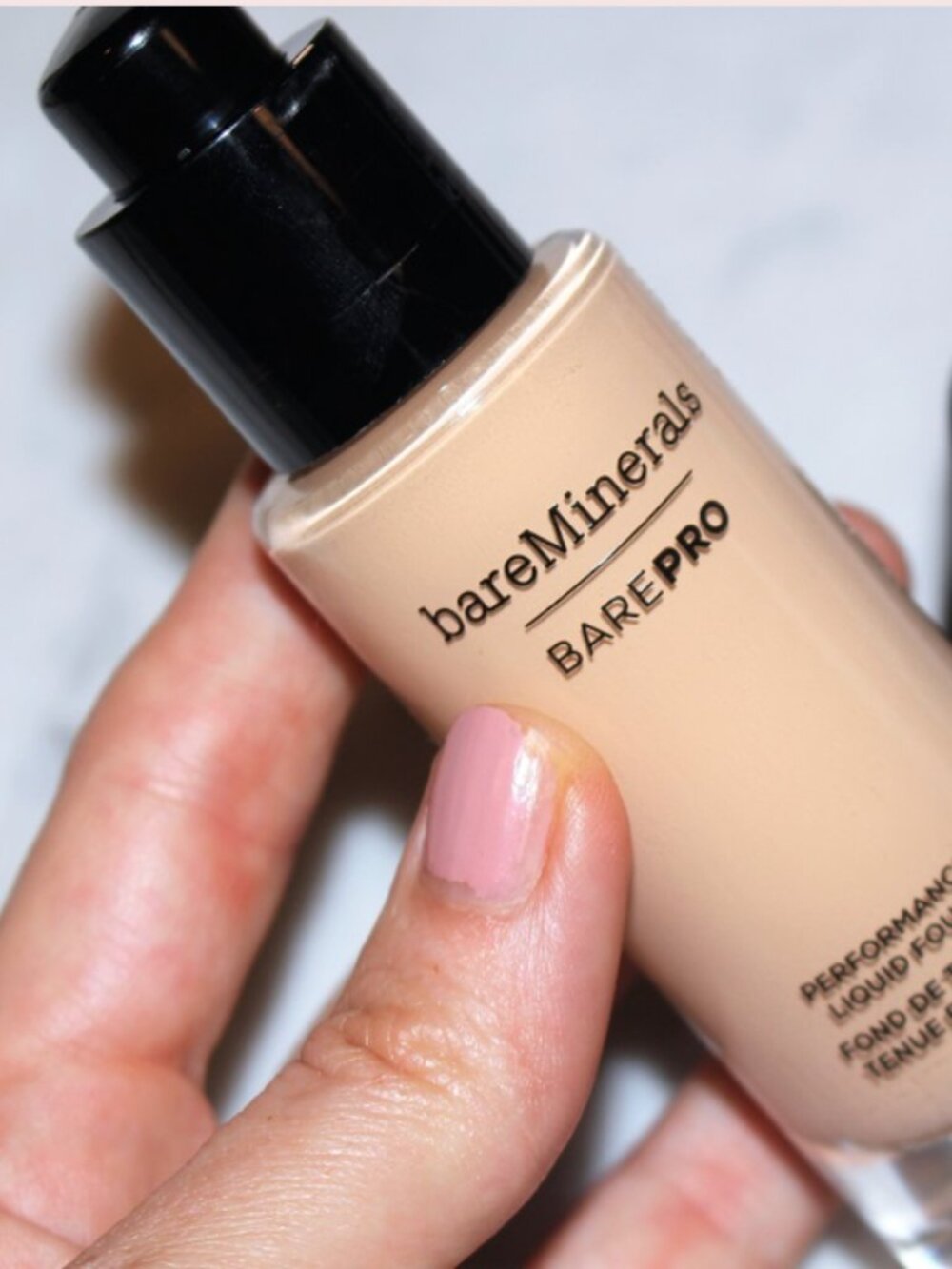 bareMinerals BarePRO Liquid foundation - Linen 10.5